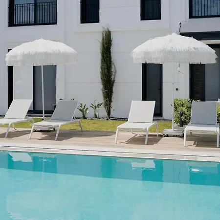With Pool, 300 M To The In The Center Of Ilica Pansiyon